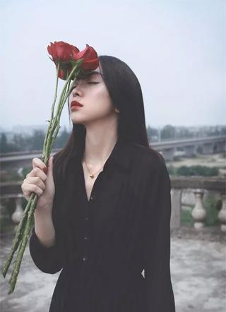 有美人兮见之不忘